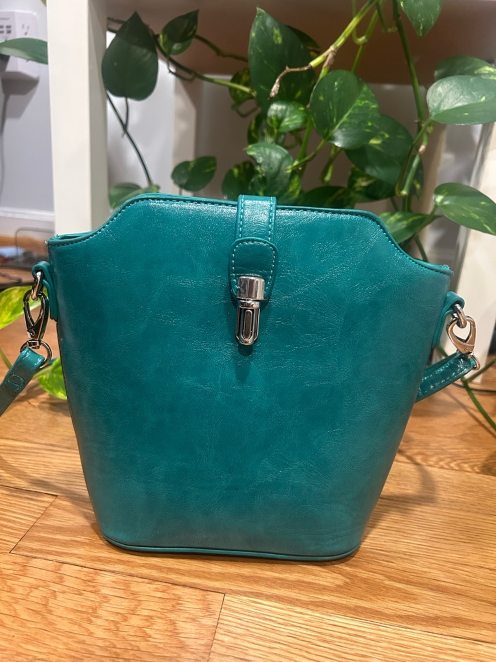 Teal Vegan Leather Loop Zip Closure Lightweight Shoulder/Crossbody Bag Purse